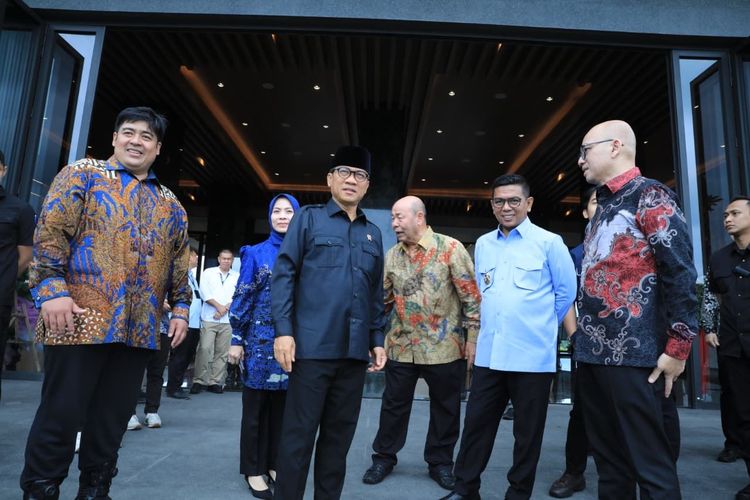 Minister Yandri to Boost Tourism Villages in the Anyer-Carita-Cinangka Region