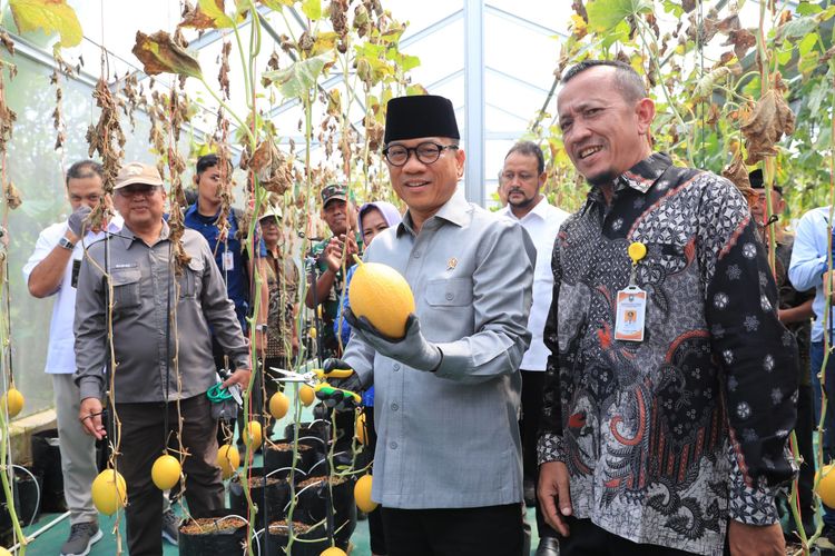 Minister Yandri Praises Tuntang Village for Successfully Maximizing Potential to Advance the Region